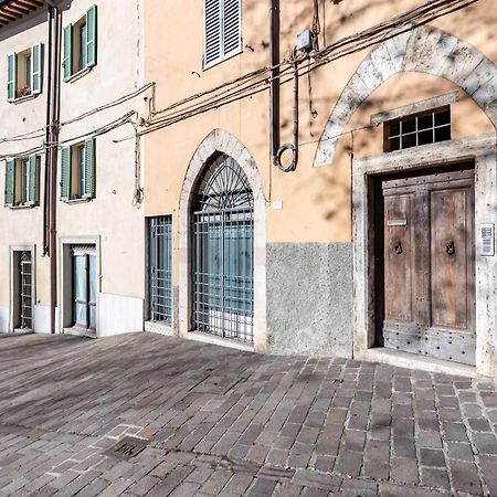 Urban Oasis: Central Apartment With Garden Perugia Exteriör bild